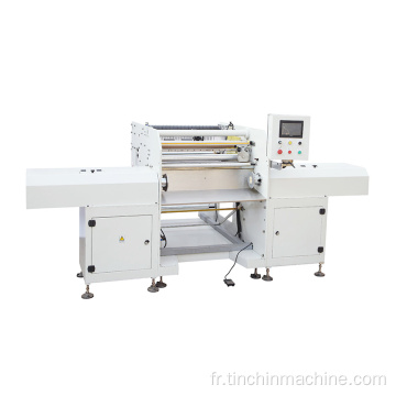 Machine de rembobinage de rouleaux pour matériau extensible